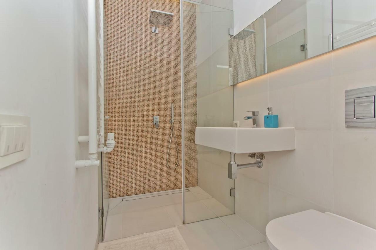 Luxury And Comfortable- Golden Apartments- Royal Street Warsaw Luaran gambar